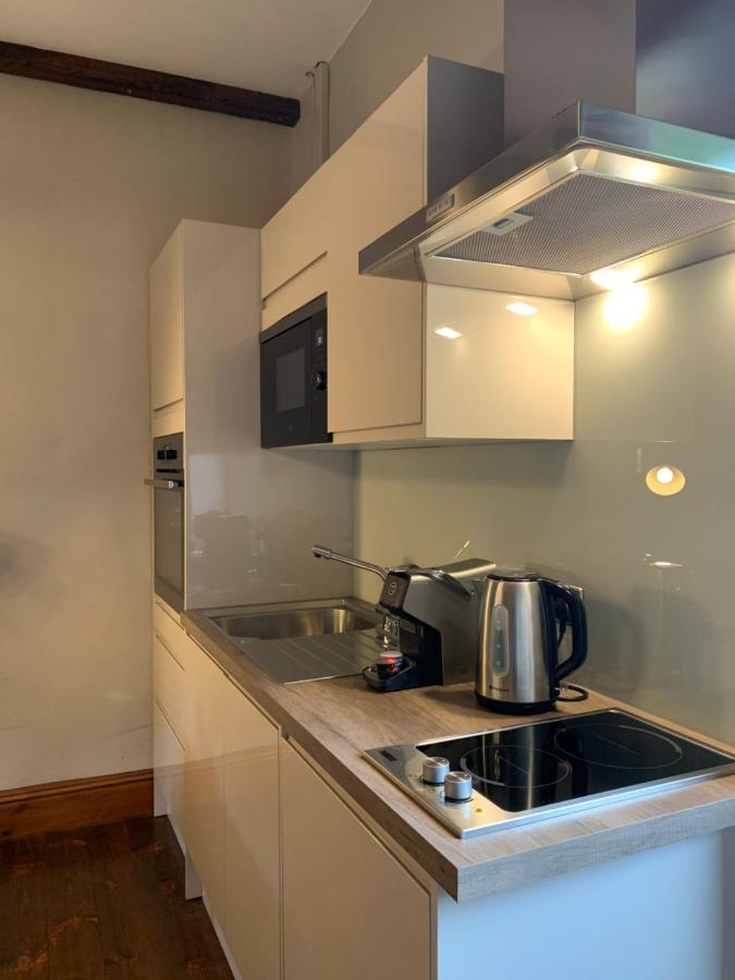 Ty Carreg Fach Staycation Cottage คาร์ดิฟฟ์ ภายนอก รูปภาพ