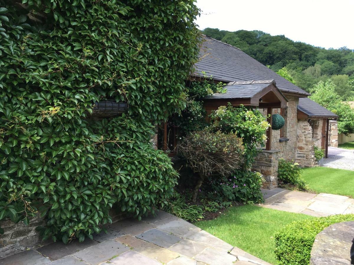 Ty Carreg Fach Staycation Cottage คาร์ดิฟฟ์ ภายนอก รูปภาพ