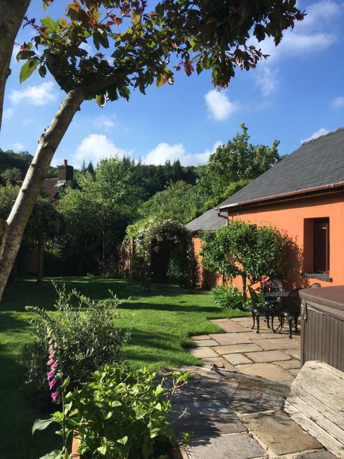 Ty Carreg Fach Staycation Cottage คาร์ดิฟฟ์ ภายนอก รูปภาพ