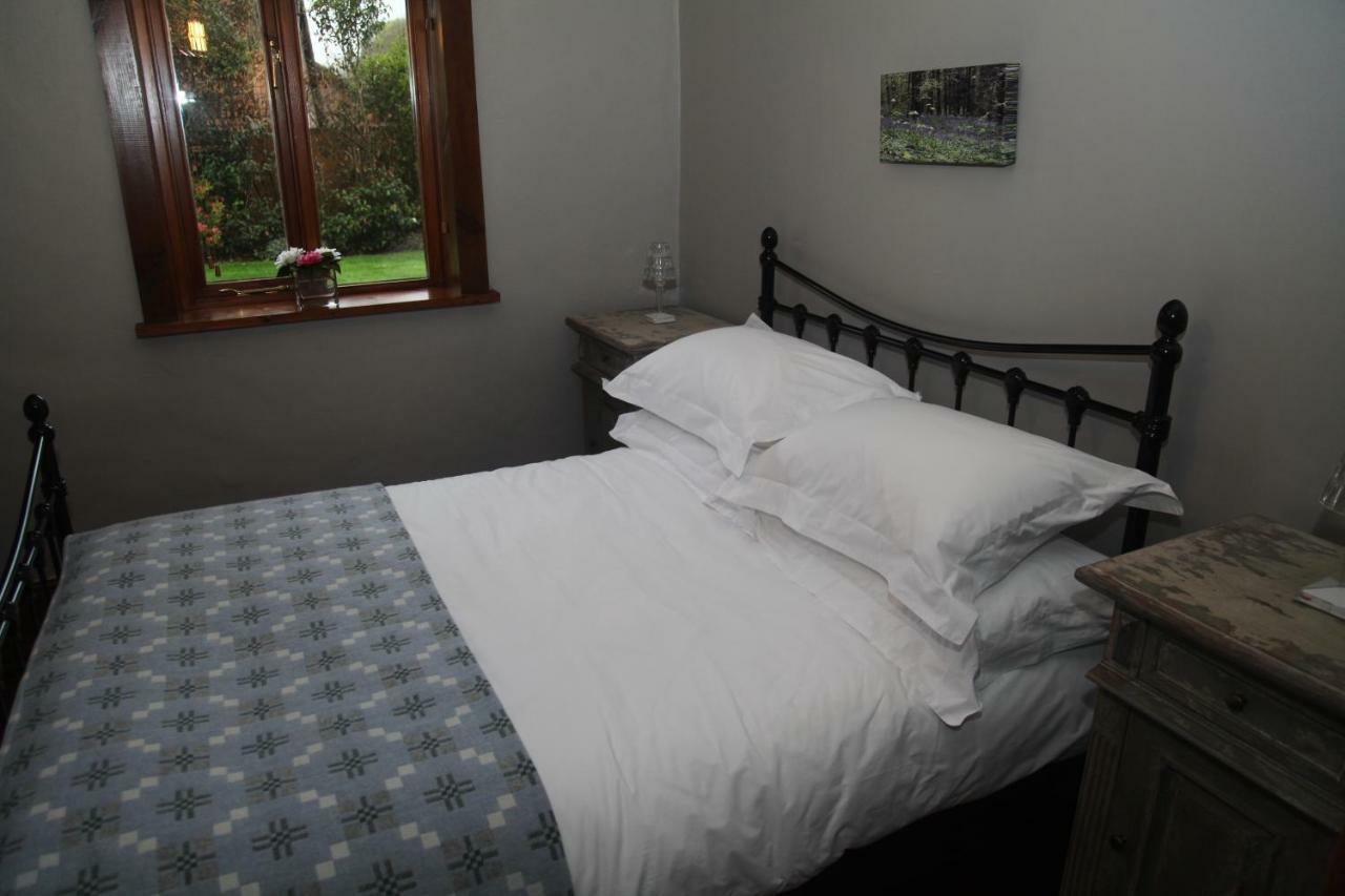 Ty Carreg Fach Staycation Cottage คาร์ดิฟฟ์ ภายนอก รูปภาพ